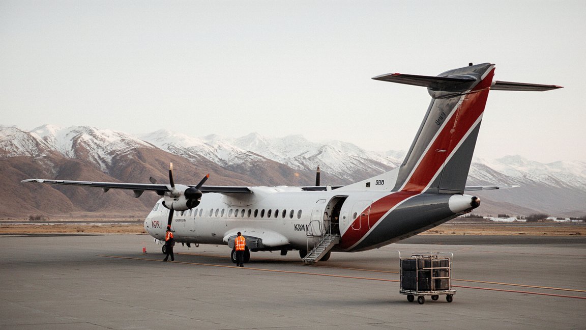 An Iradiya ATR 72 on the civil apron